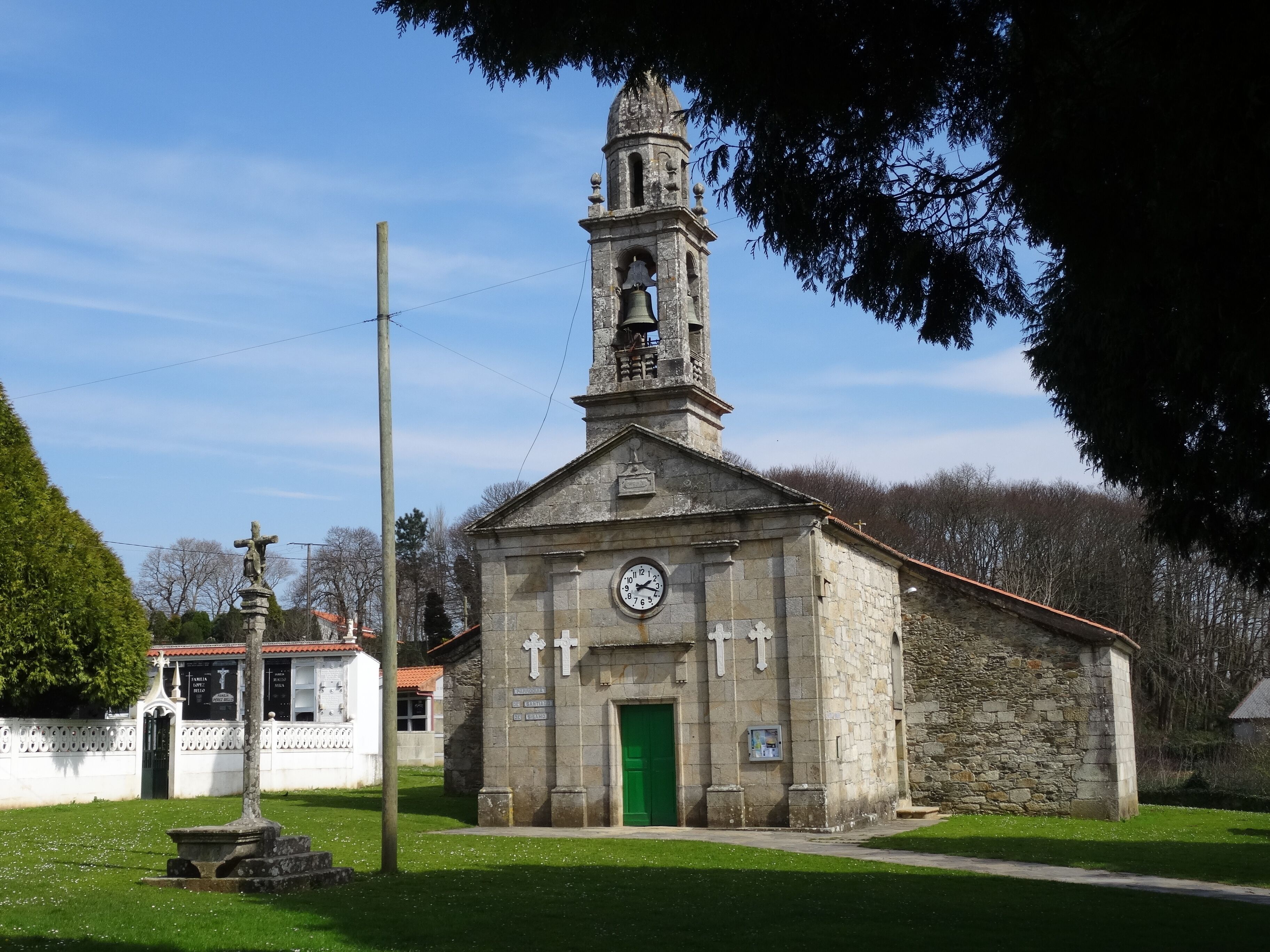 Igrexa de Santiago de Sísamo, Carballo.