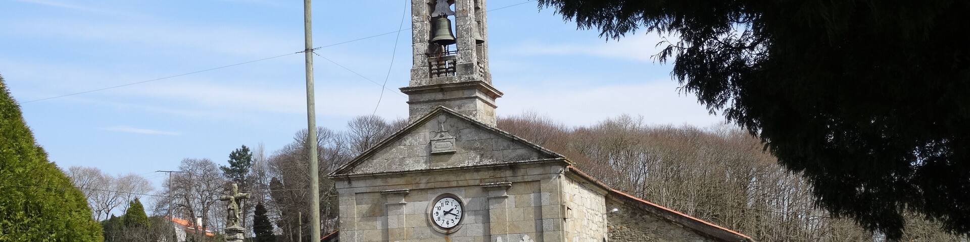 Igrexa de Santiago de SĂsamo, Carballo.