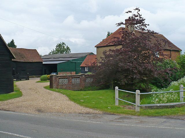 Entrance to Cotton End Farm, Wilstead One of two Cotton End Farms in the area, neither of which are actually in Cotton End.