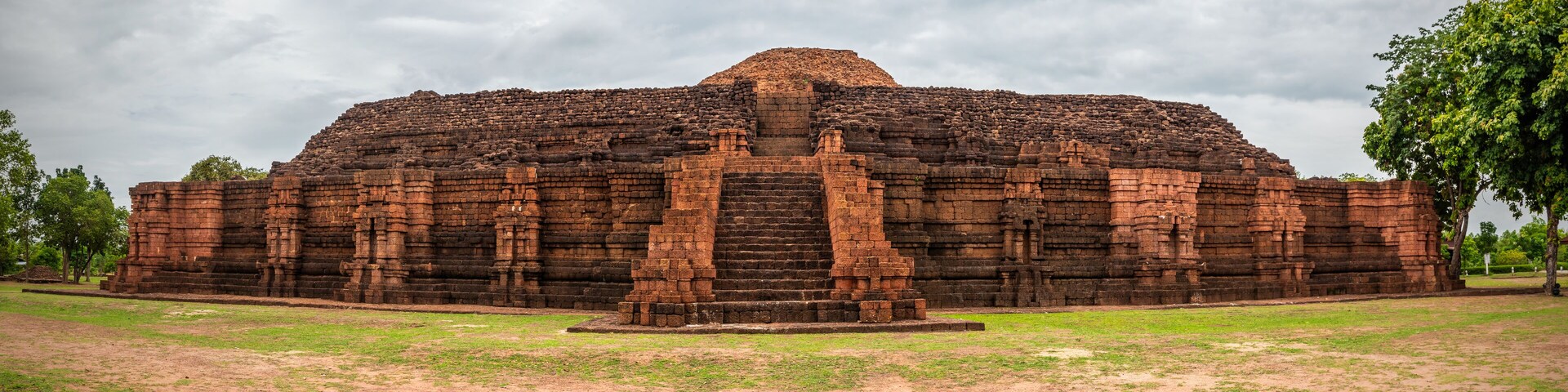 Khao Klang Nok is part of the Si Thep historical park which is set to be a UNESCO World Heritage Site in September 2023. It is an architecture in the Dvaravati period in Phetchabun Province, Thailand.