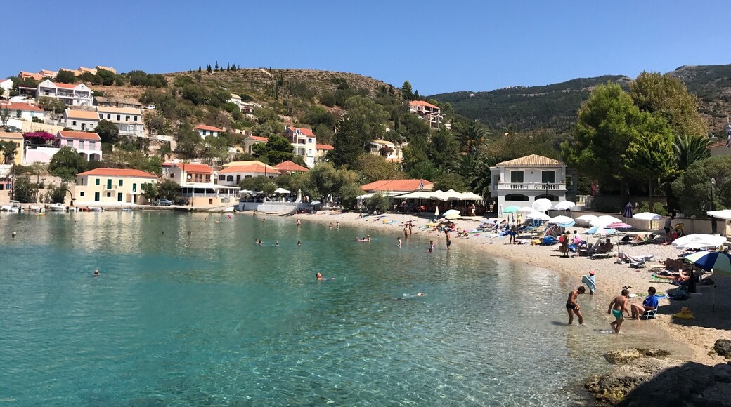 #BeachTips Assos beach is a beautiful spot for a refreshing dip in the crystal clear waters which surround the stunning island of Cephalonia. This small village has one of the largest castles in Greece which was commissioned by the Venetian Senate in 1593.