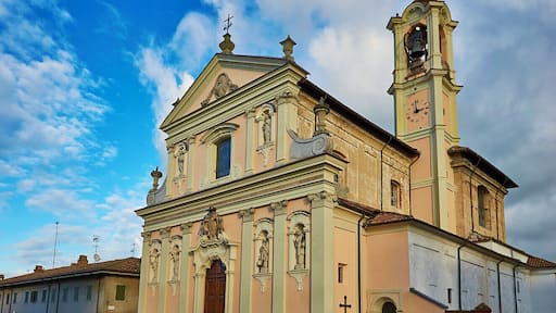 Chiesa e campanile, Casatisma