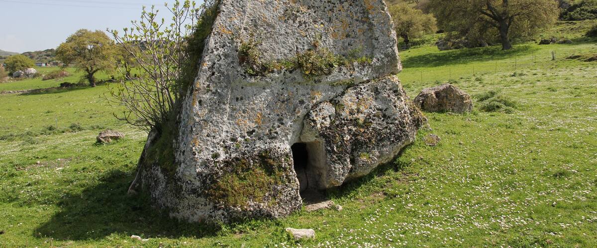 Florinas - Domus de janas di Campu Lontanu I
