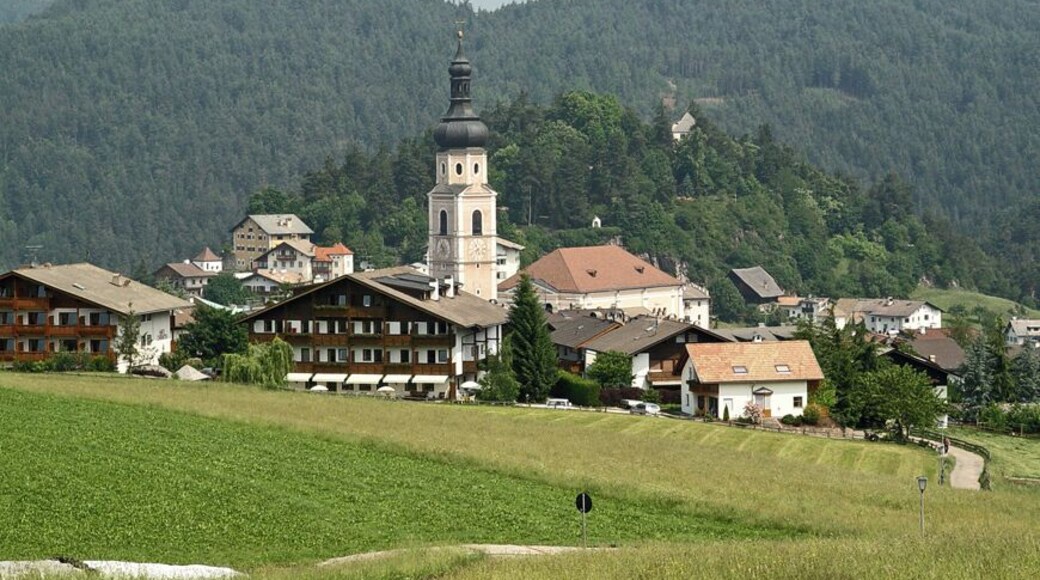 Kastelruth This media shows the cultural heritage monument with the number 15279 in South Tyrol.