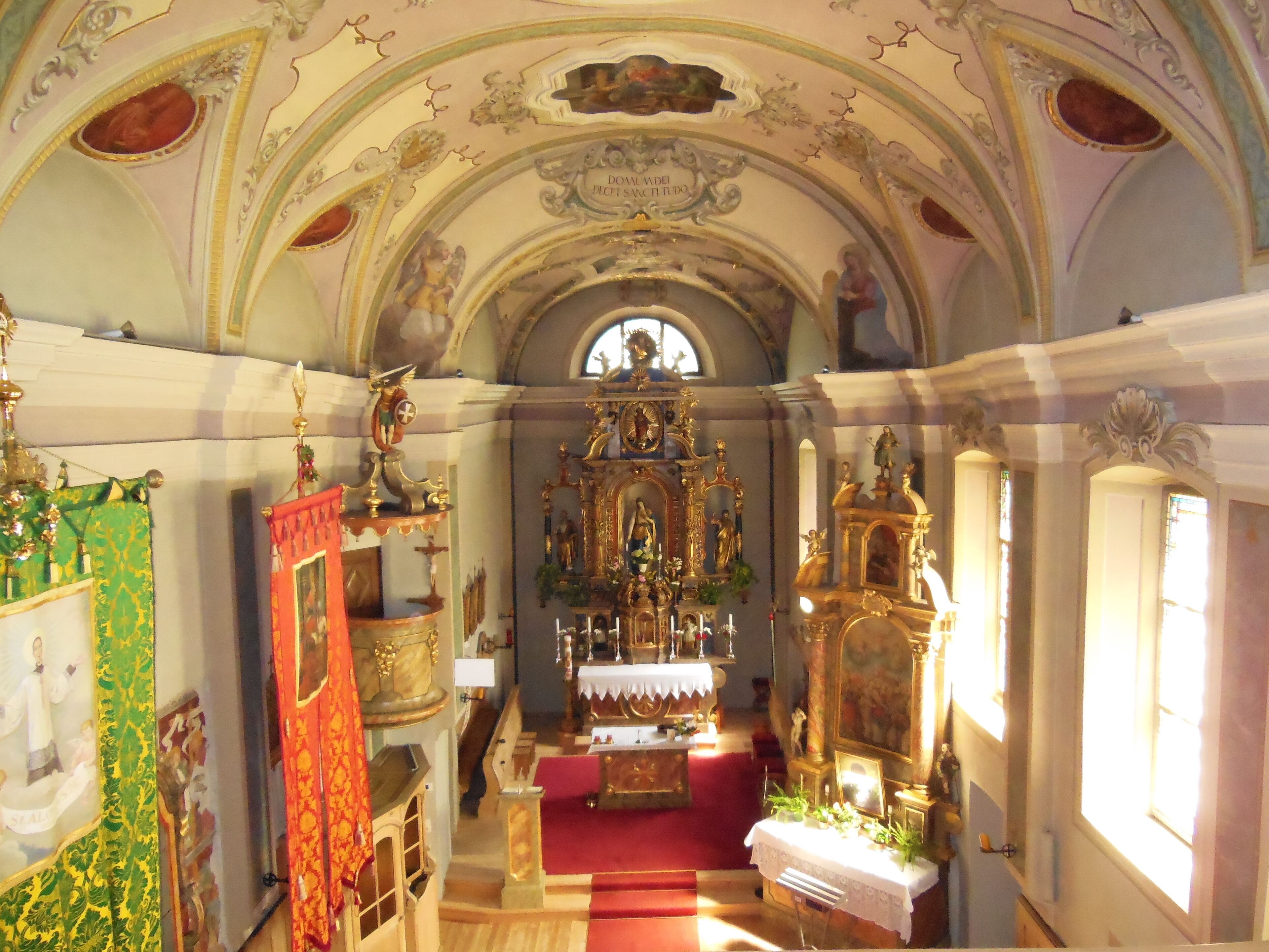 Pfarrkirche St. Peter und Paul in Welschellen: Blick von der Orgelempore