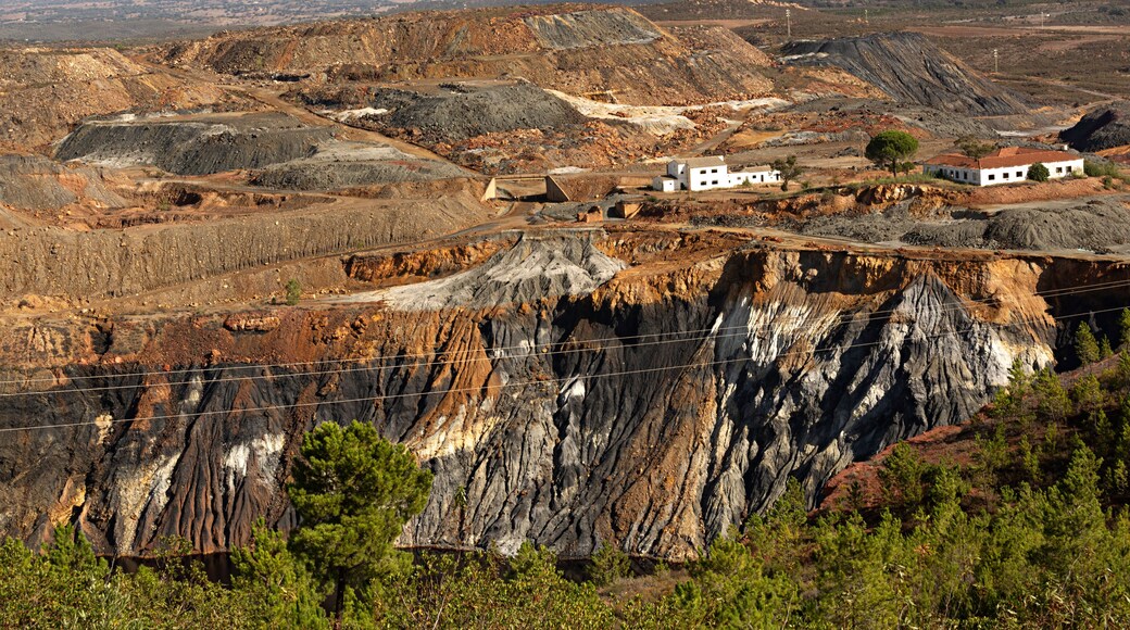 Paisaje de las minas abandonadas de Tharsis, Huelva.