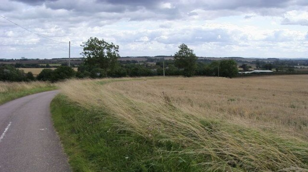 Bourne End Lane Bourne End Lane heading down to Bourne End Farm