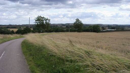 Bourne End Lane Bourne End Lane heading down to Bourne End Farm