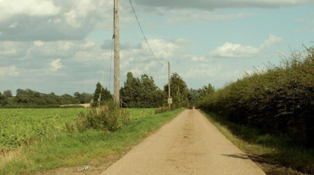 Road to Orwell Pit Farm
