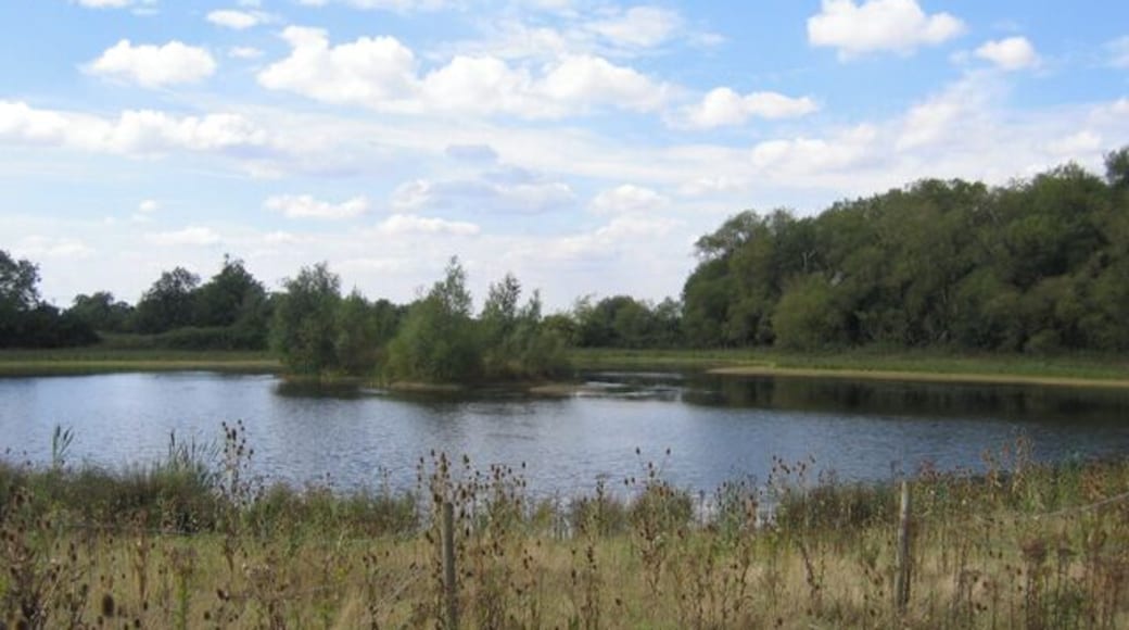 Water-filled gravel pit, Cople, Beds. in the Gt Ouse valley SE of Bedford.