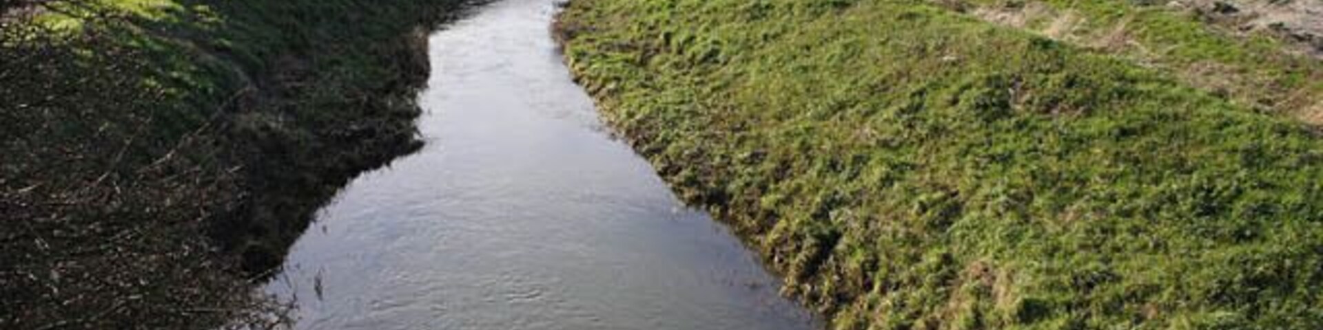East Glen River Looking down stream from the bridge on the road from Edenham to Lound.