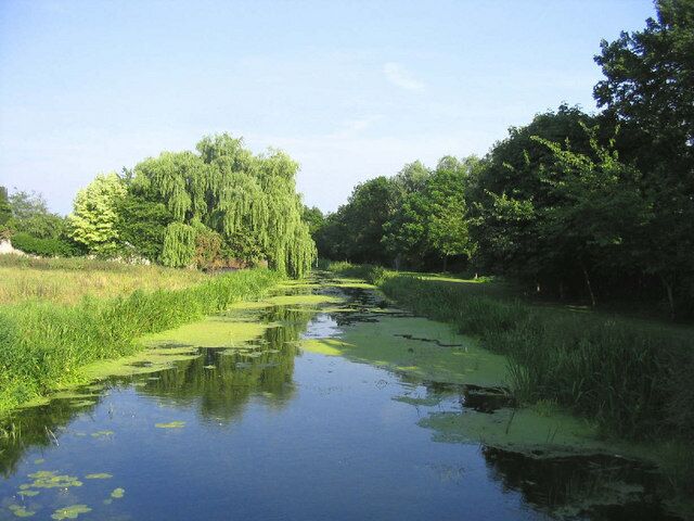 Great Ouse River - Olney. A view east from the Olney road bridge