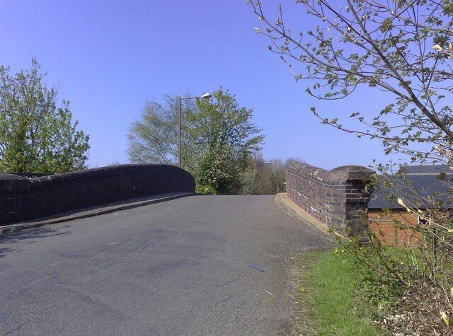 Canal Bridge, Marsh Drive Bridge carrying Marsh Drive over the Grand Union at Great Linford.