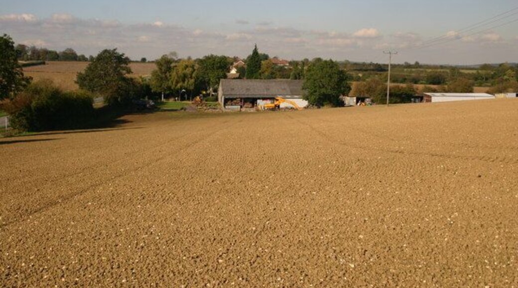Nethercroft Farm Field looking down to Nethercroft Farm
