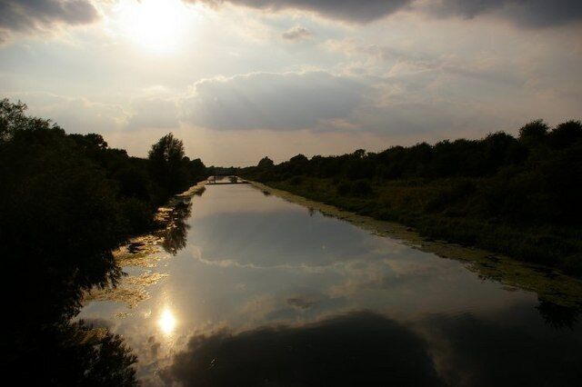 Late afternoon sun over the Great Ouse Cutoff Channel