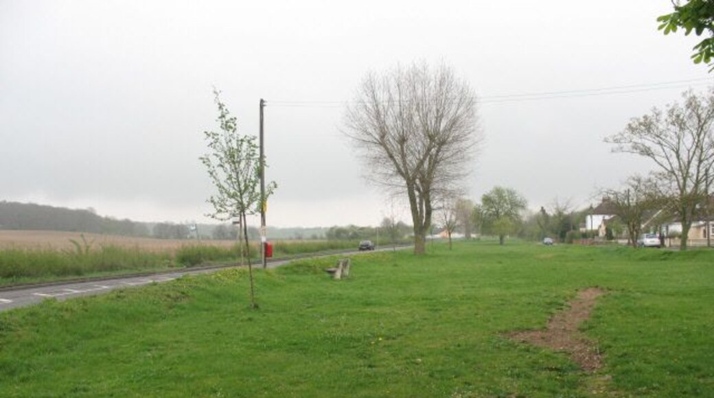 Green Street Green The green referred to in the name is presumably the wide verge to the road here (and further east, on both sides).