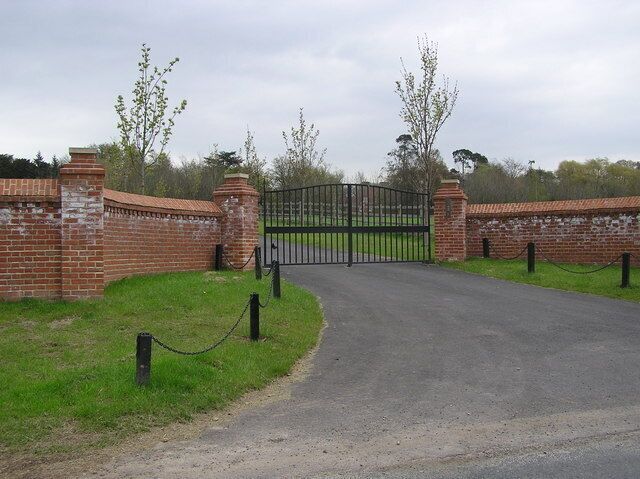 Gate Entrance : Smeaton Manor.