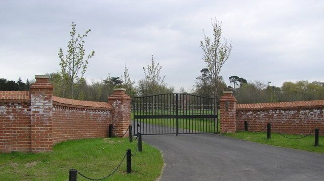 Gate Entrance : Smeaton Manor.