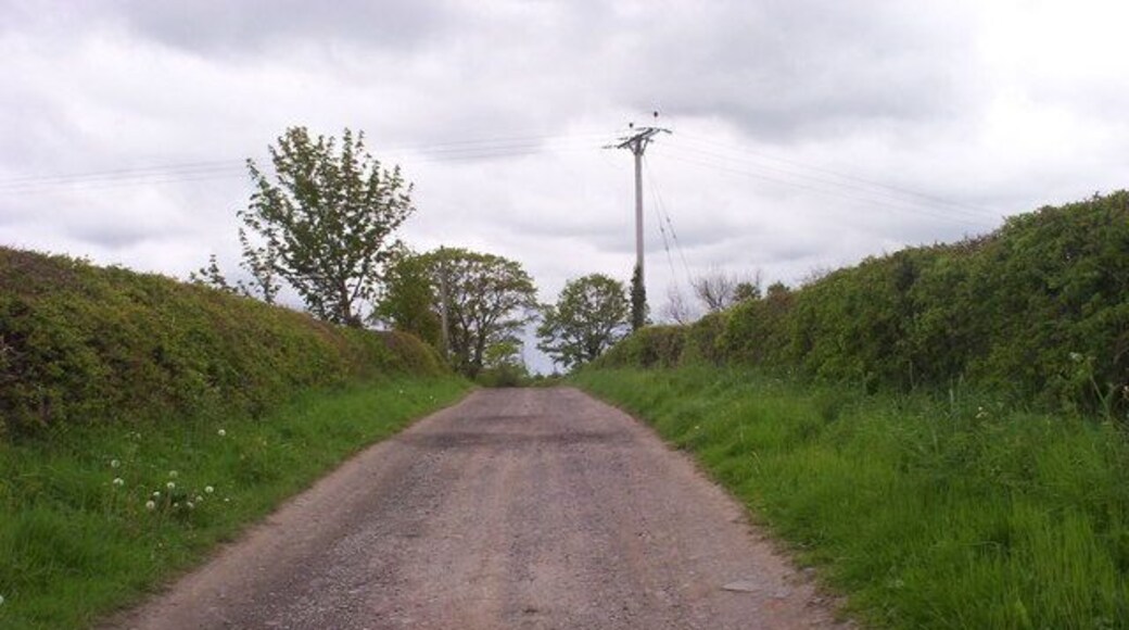 Fieldhouse Lane. The southern end of Fieldhouse lane, as it leads to Field House farm.