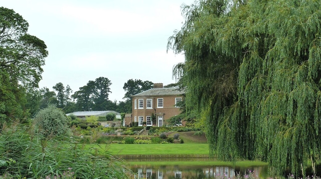 Kirby Sigston Manor and Lake