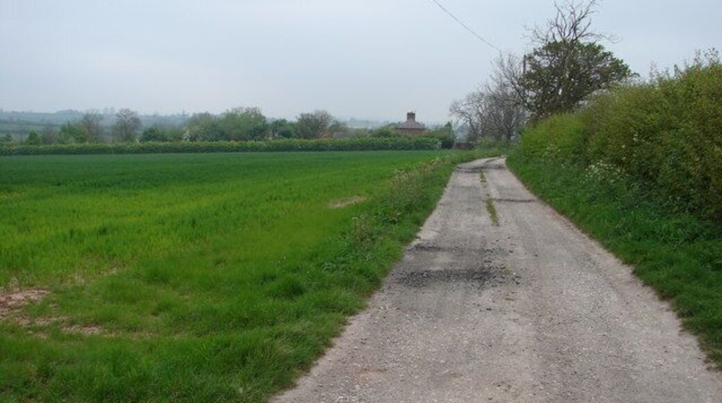 Road to Rudsey Farm