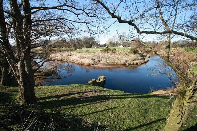 Bendy Wyre Over 15km as the crow flies to the sea at Fleetwood and at an elevation of only 9 metres, the River Wyre continues on a meandering course.