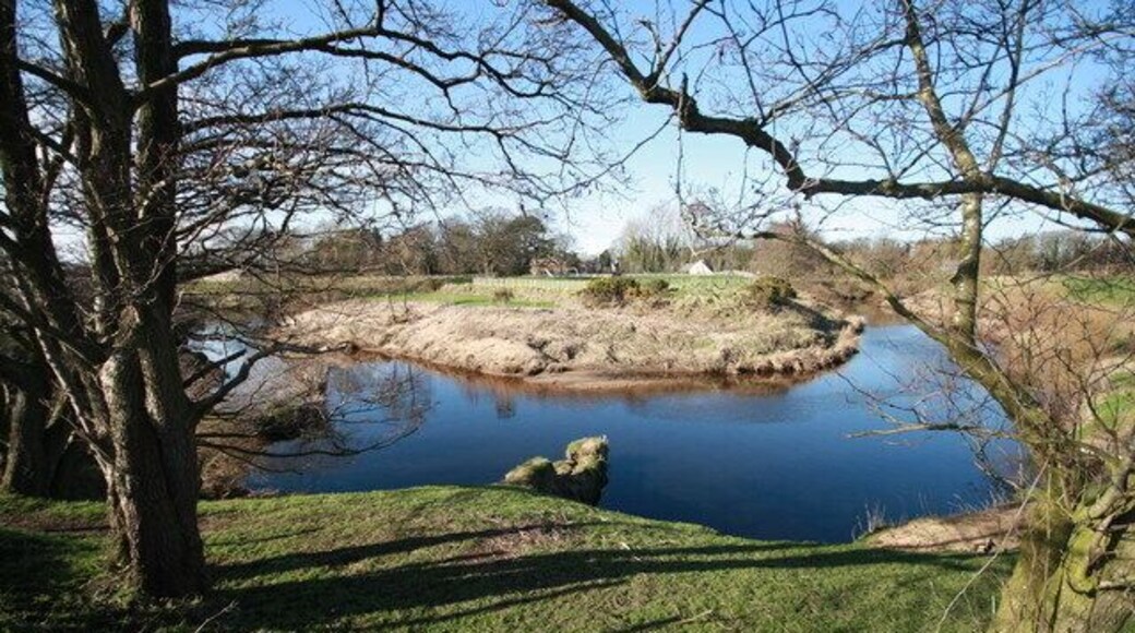 Bendy Wyre Over 15km as the crow flies to the sea at Fleetwood and at an elevation of only 9 metres, the River Wyre continues on a meandering course.