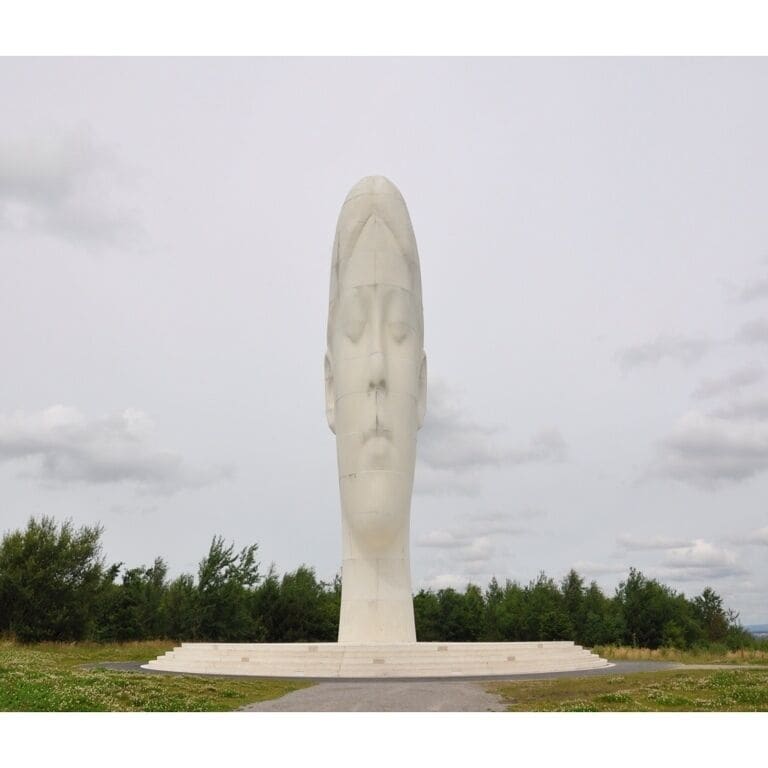 Dream, by the sculptor Jaume Plensa. 