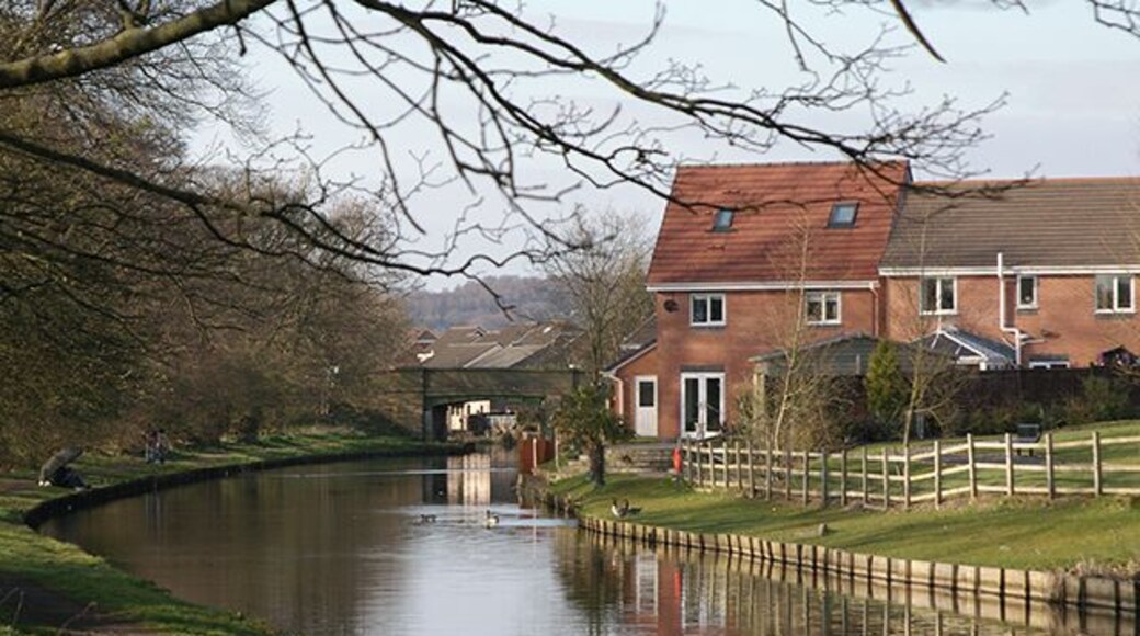Feniscowles Bridge The bridge carries Livesey Branch road (A6062) over the Leeds and Liverpool canal