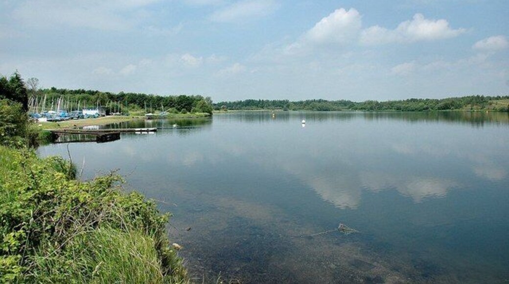 Pennington Flash Pennington Flash is home to Leigh and Lowton sailing club.
