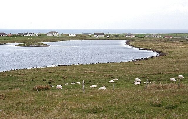 Siadar and Loch an Dùin The dùn which gives the loch its name is on the island at left.