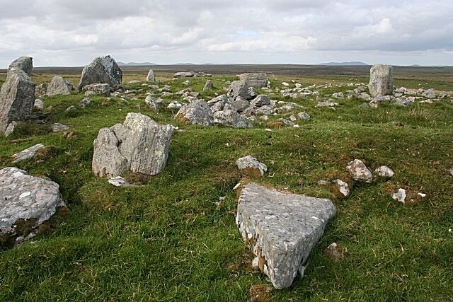 Steinacleit The central feature of the site is a burial cairn, situated in the centre of the ring of large stones.