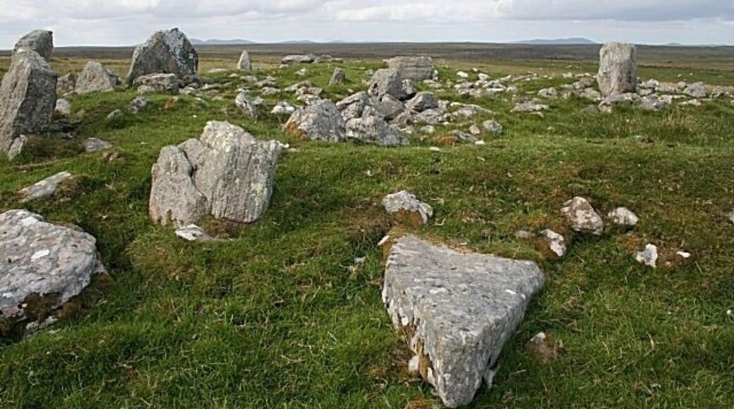 Steinacleit The central feature of the site is a burial cairn, situated in the centre of the ring of large stones.