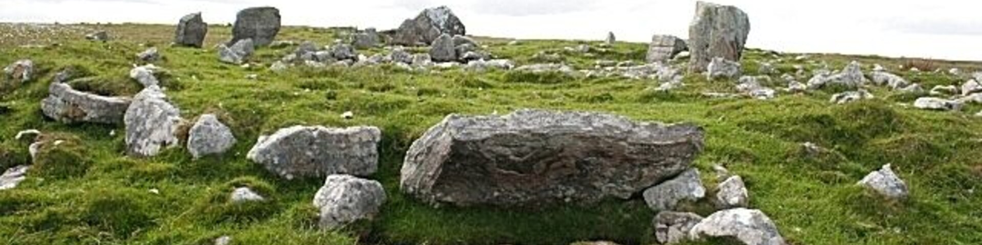 Steinacleit Some of the stones making up the inner circle are quite large, and must have required a lot of labour and ingenuity to move.