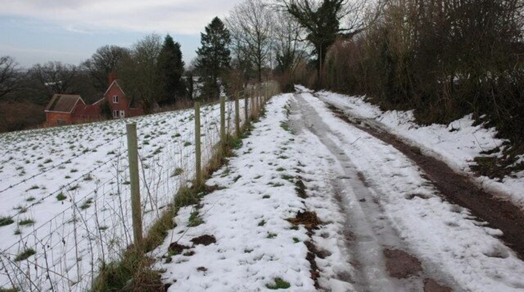Snowy track past Little Kipperknoll Cottage