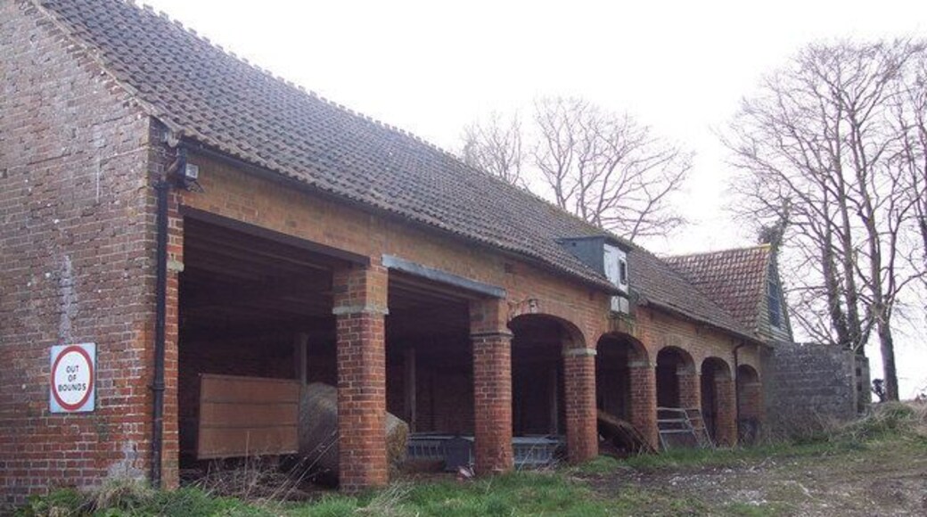 Figheldean New Buildings The name Figheldean is derived from "Fygla's valley" or "dene".