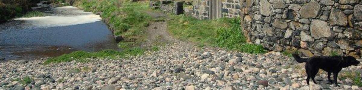 Poltesco Serpentine Works 1 See Geographer Martin Bodman's geograph in this square for information about the 19th Century serpentine works. The building on the right is the surviving warehouse. The tower further right is the base of a winch platform to haul pilchard boats up the slipway.
