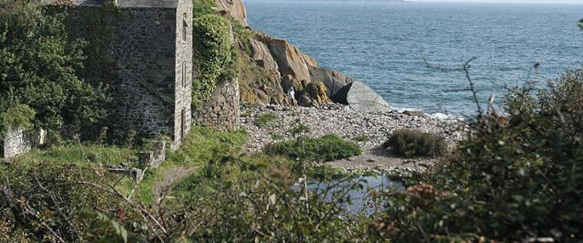 Landewednack: Poltesco 2 With Black Head in the distance