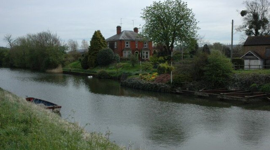 Canal side house, Hardwicke This canal side house on the Gloucester and Sharpness Canal used to be the site of a bridge, there is a Bridge keeper's cottage on the opposite bank.