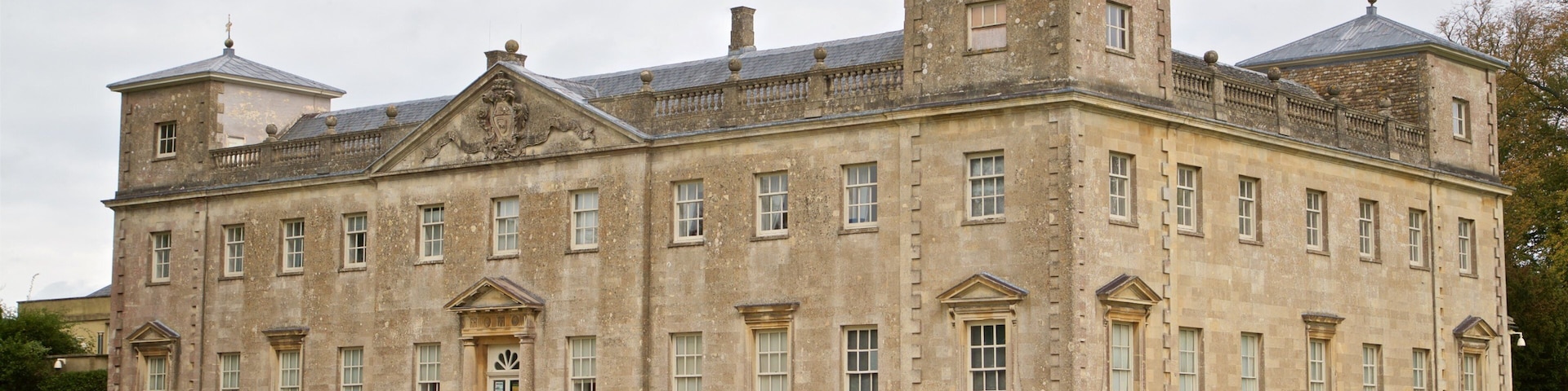 Lydiard Tregoze which includes a house and heritage architecture