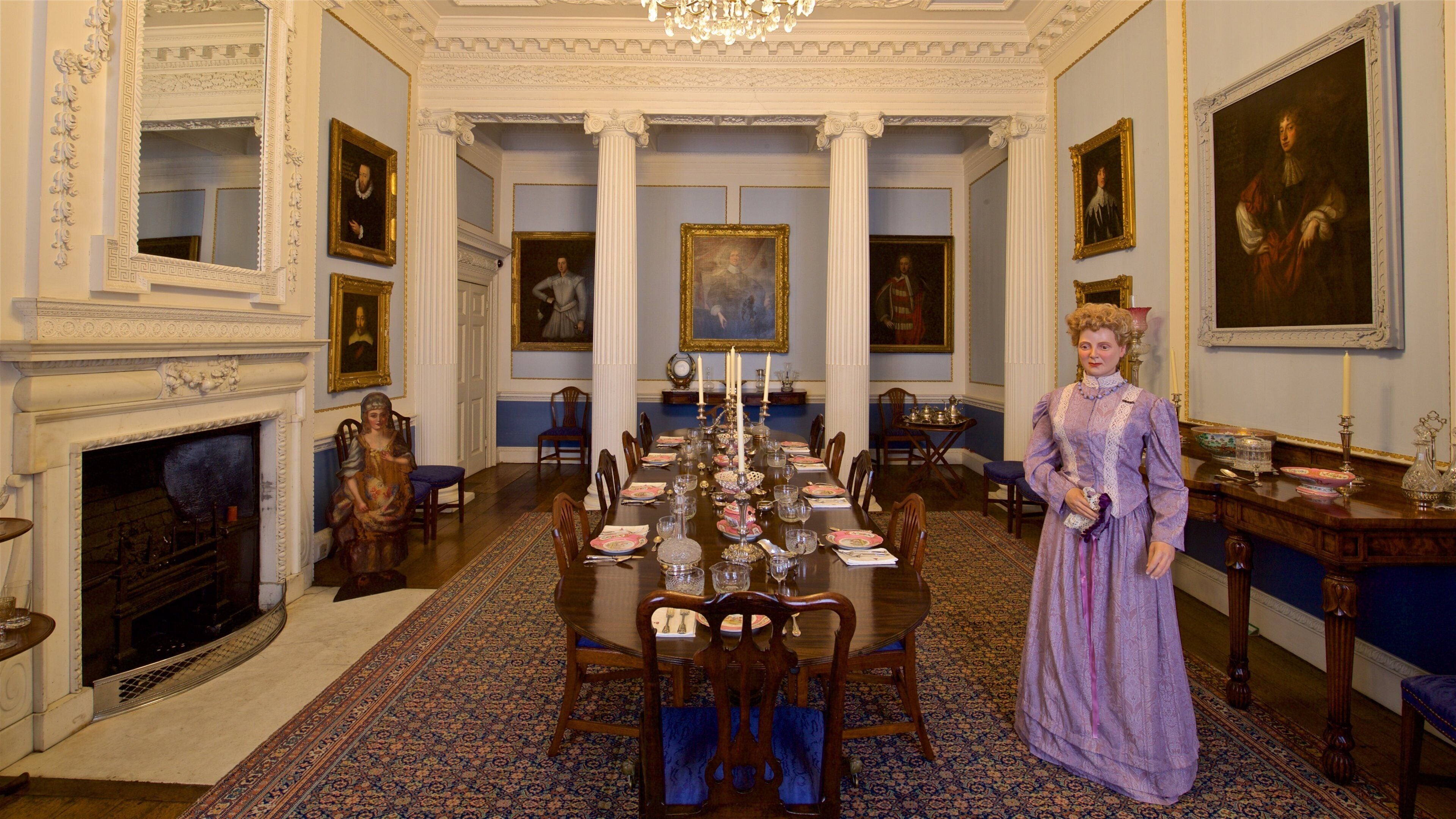 Lydiard Tregoze which includes a house, interior views and art