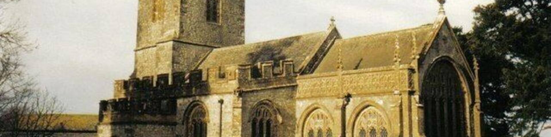 Mappowder: parish church of Ss. Peter & Paul A mainly 15th-century church in this pleasant, out-of-the-way village.