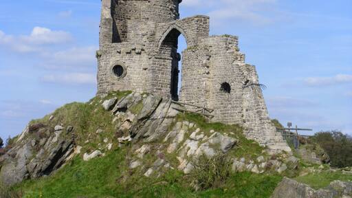 Mow Cop Castle Wikidata has entry Q15260106 with data related to this item.