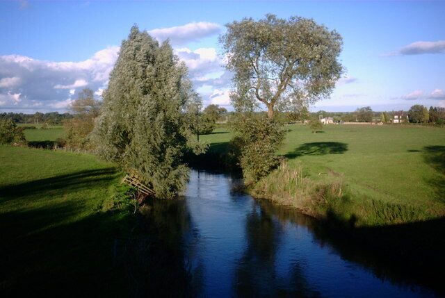 River Trent, upstream This is the River Trent looking upstream from Weston Bridge, Weston near Stafford.