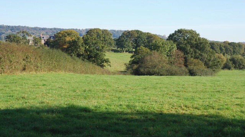 Footpath towards New Leaze Farm