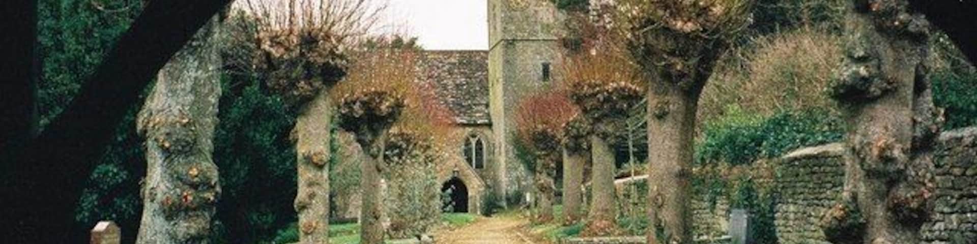 Stour Provost parish church: from the lych gate A view up the churchyard path to St. Michael's church.