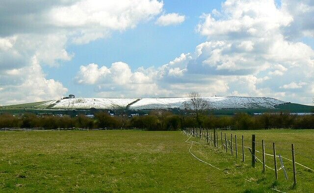 View of Liddington Hill from Moor Leaze, Swindon. Liddington Hill falls within three squares, SU2180 this one and SU2079. The image was obtained from the same position as this one 487836 taken in July 2007.
