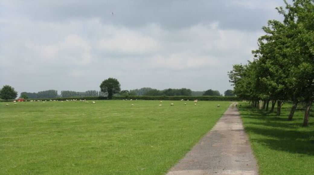 Footpath To Howberry Barn An orchard features on the right.