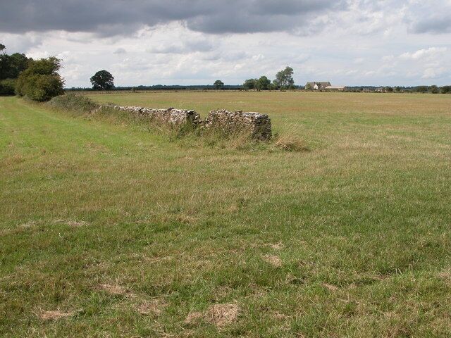 Colnpen Barn. Colnpen Barn viewed from the nearby road junction at SP073077.