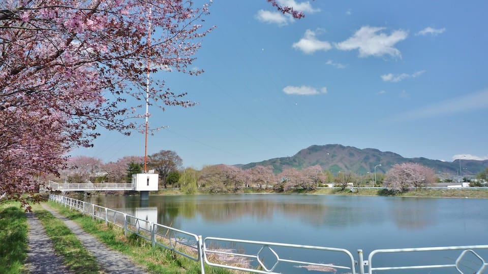 Lake Senroku, Mount Hirao.